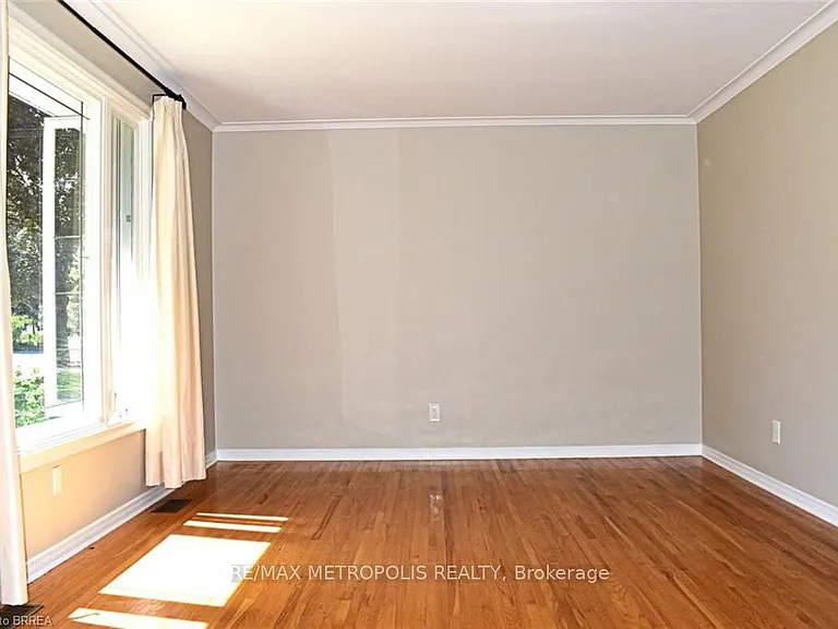 5 McCammon St #UPPER — Photo 4