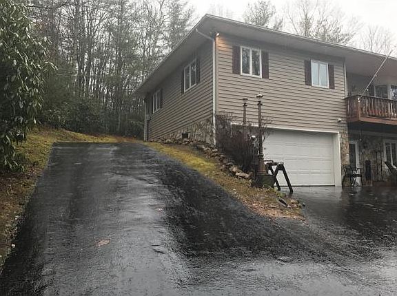 5th image of 190 Walnut St