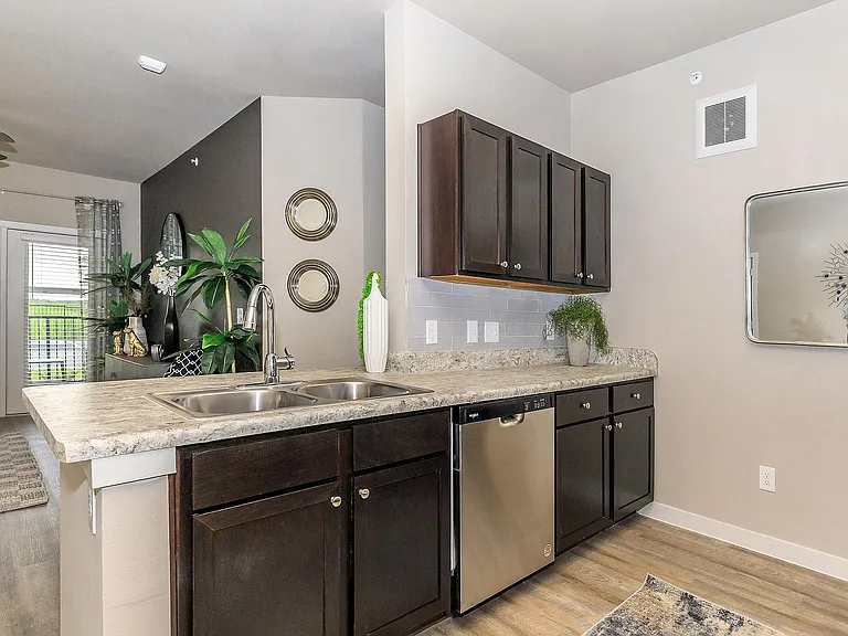 Vantage at McKinney Falls B2 Kitchen