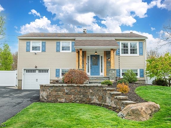 2nd image of 15 Windsor Dr