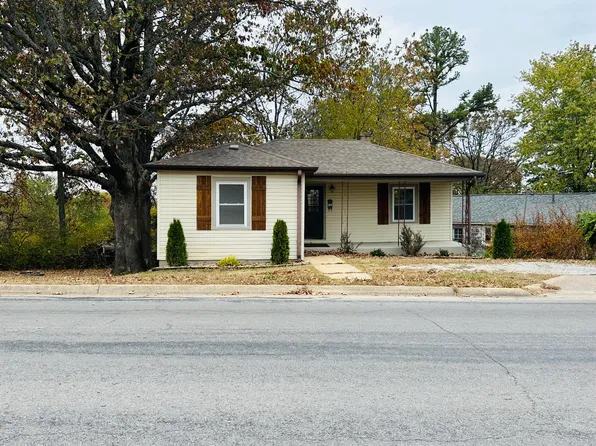 703 Nichols Drive, West Plains, MO 65775