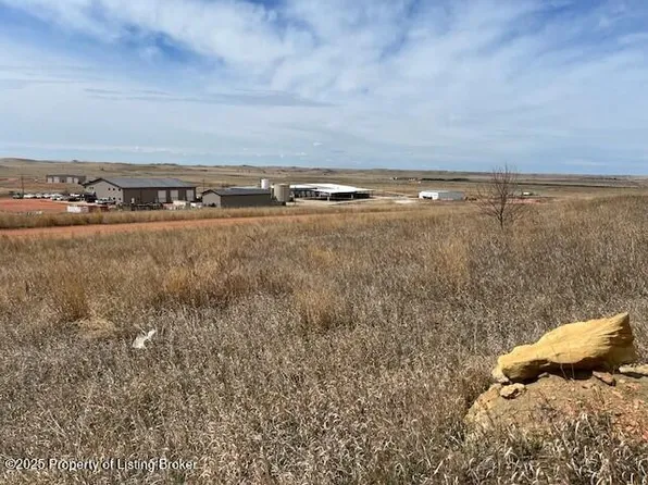 A 1st St SW, Killdeer, ND 58640