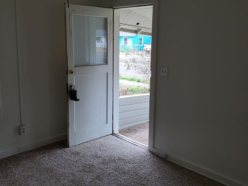 1st image of 589 14th St