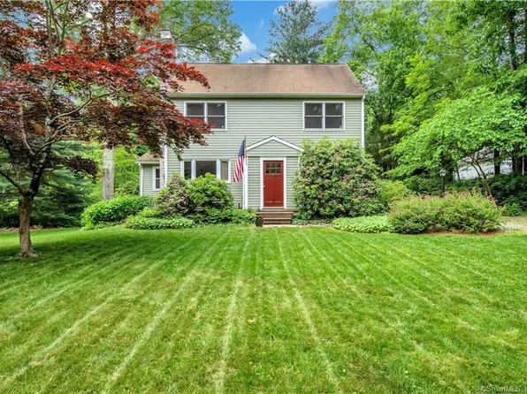 15 Bear Hills Road, Newtown, CT 06470