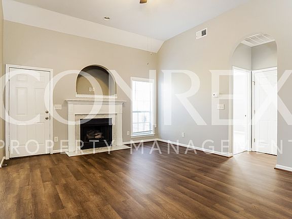 3rd image of 432 Waterford Dr