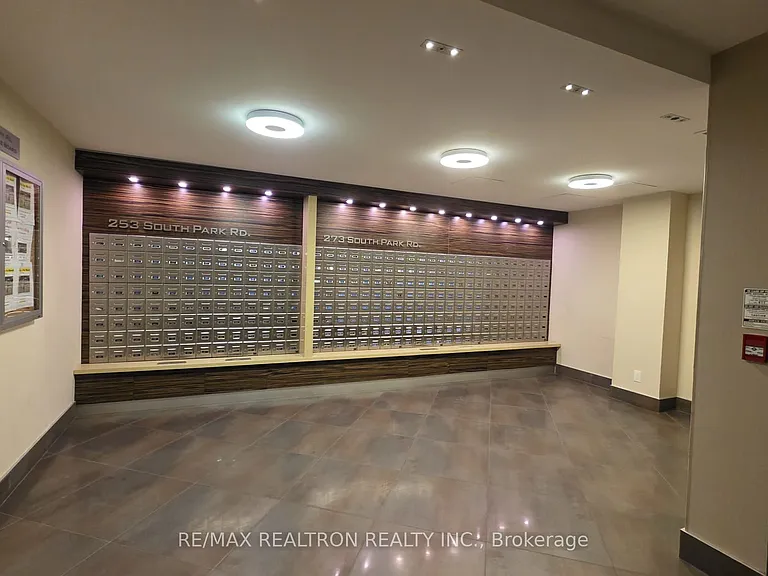 273 S Park Rd #501 — Photo 5
