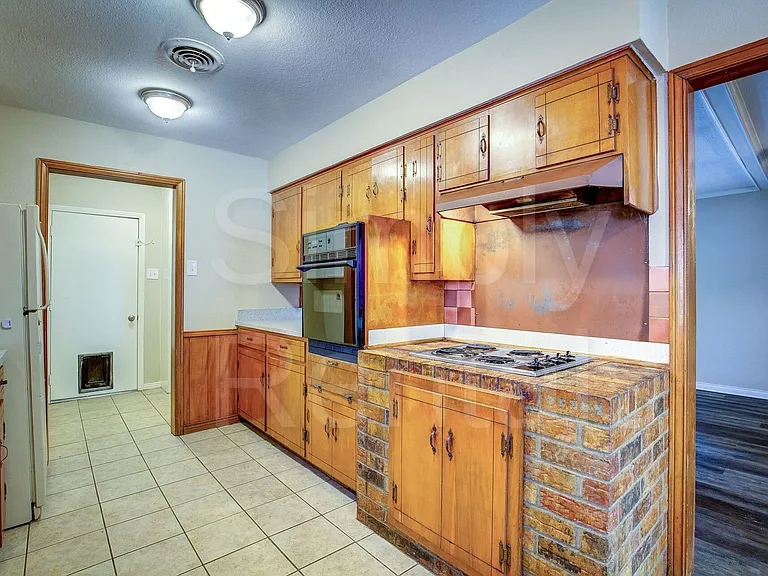 6426 Chapman Dr — Photo 7