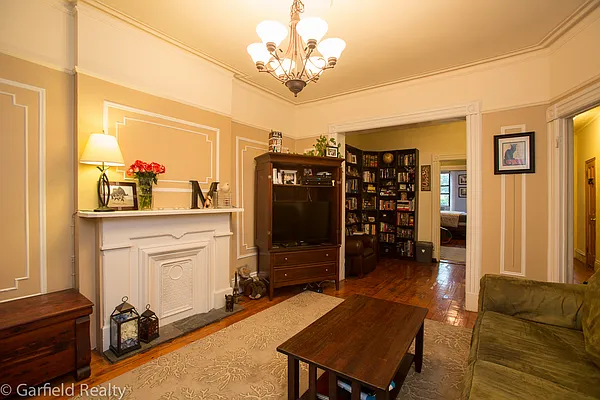 Sold by Garfield Realty  | media 4