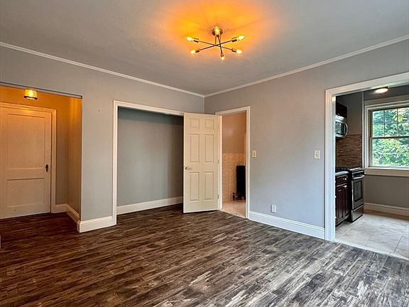3rd image of 20 Chestnut St APT 103