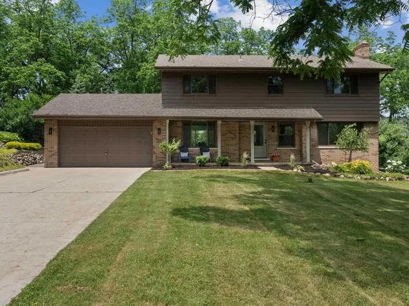 7533 Roberta Ln, Washington, MI 48094