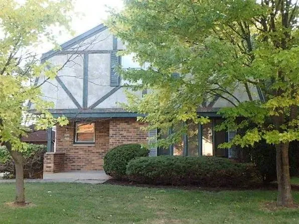 4245 S 99th St, Greenfield, WI 53228