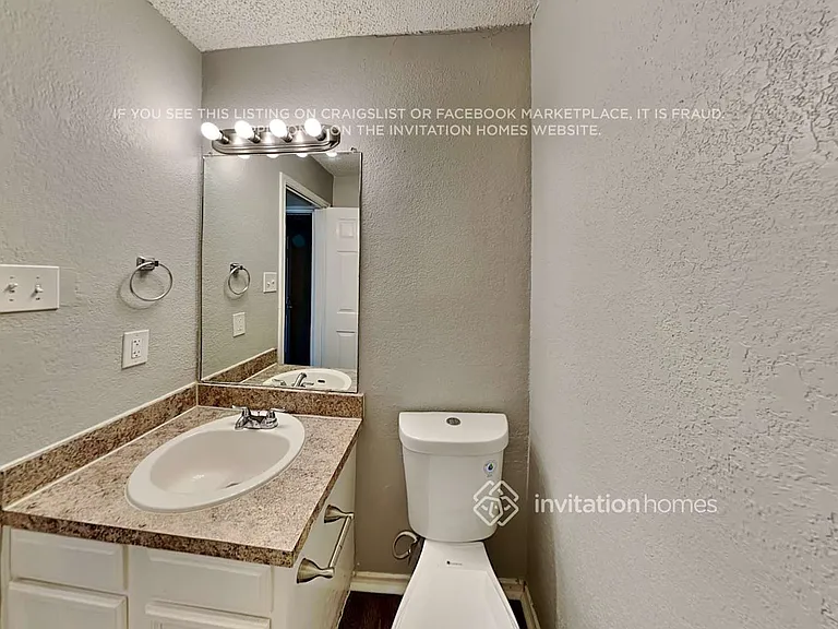 2317 Roanoke Cir — Photo 18