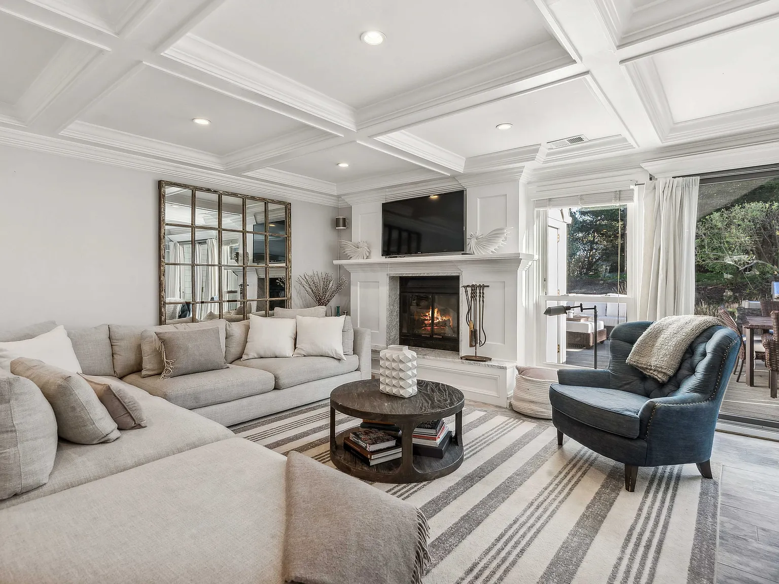 Stunning Townhouse w Tennis & Pool — Photo 3