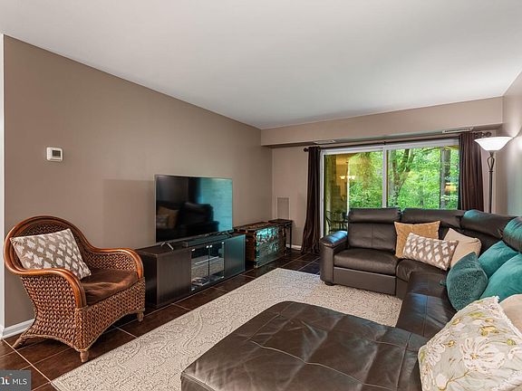 4th image of 5804 Cove Landing Rd APT 101