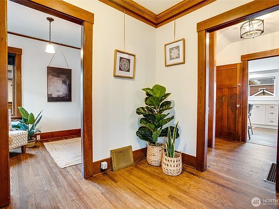 4th image of 505 S Sheridan Avenue