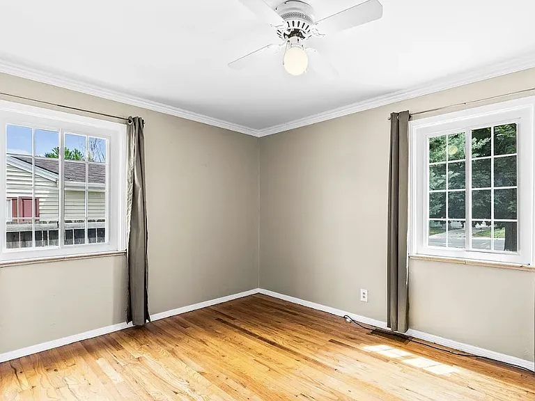 3471 S Elm St — Photo 15
