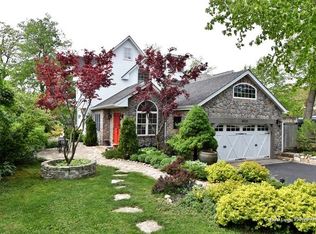 6N210 Riverside Dr, St Charles, IL 60174