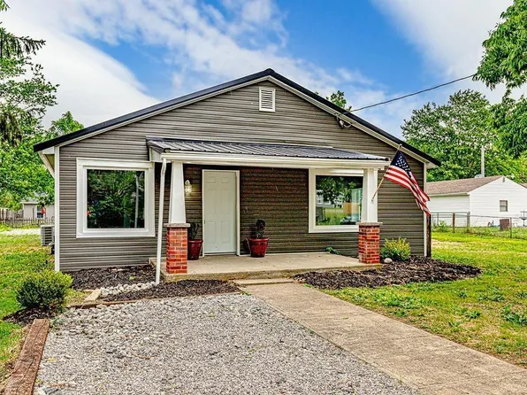 1860 Walnut St, Goshen, OH 45122