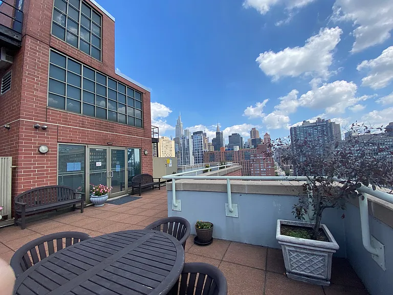 250 E 30th St #10F — Photo 7