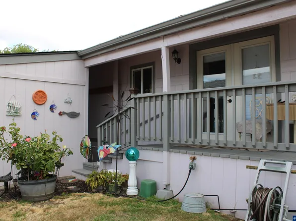 1284 N 19th St Unit 4, Philomath, OR 97370