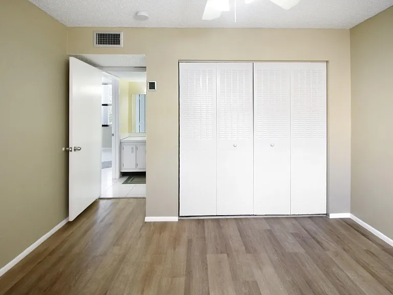 9441 Evergreen Pl — Photo 2