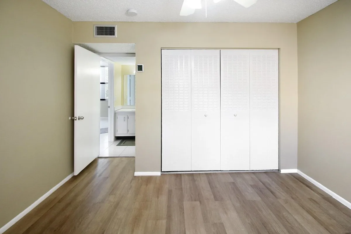 Building Photo - 9441 Evergreen Pl