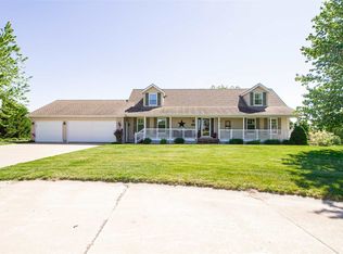 2750 Beaver Tail Ln, Urbana, IA 52345