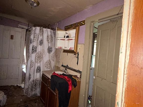2nd image of 13 Dudley St