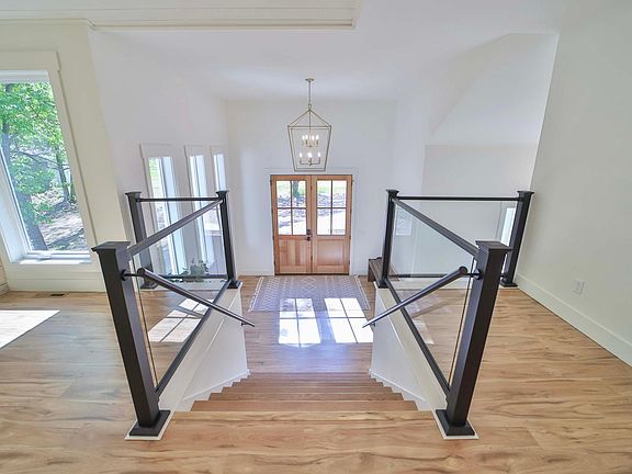 3rd image of 20482 Lord Rd