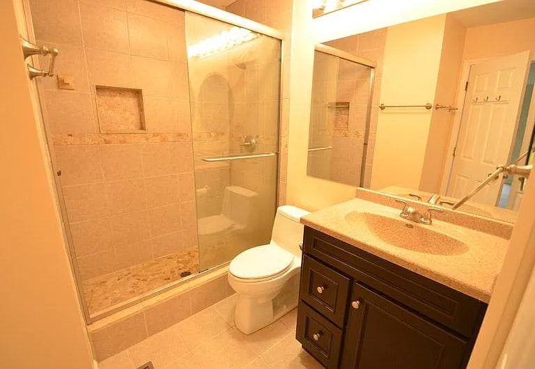 1050 Courtland Dr — Photo 9
