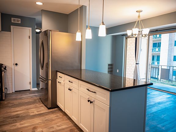 3rd image of 5109 Crossfield Ct APT 14