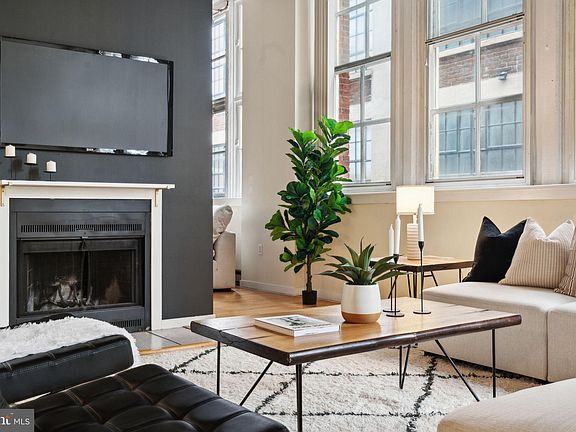 4th image of 1238 Callowhill St Suite 604