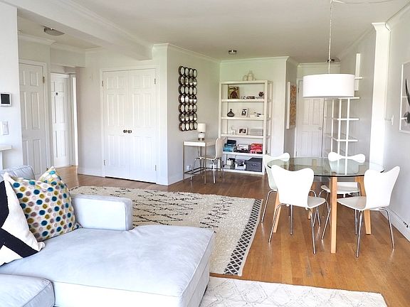 4th image of 33 Greenwich Ave APT 9D
