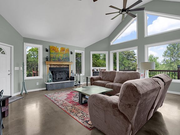 5th image of 232 Covenant Ln