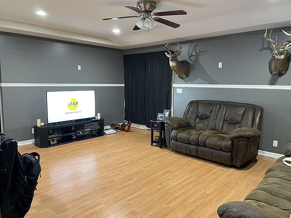 2nd image of 207 W Olive St