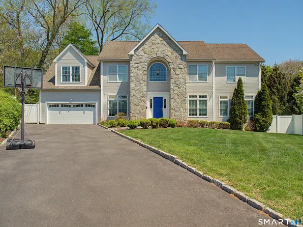 33 stonewall Drive, Stamford, CT 06905