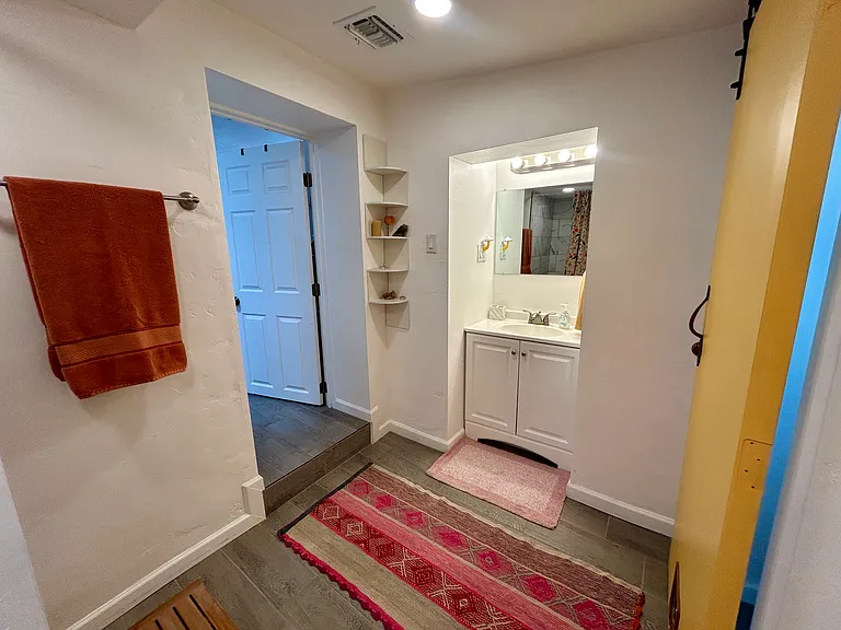 206 E 24th St #1/2 — Photo 10