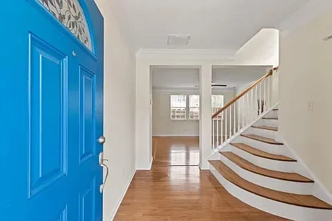 3 bed, 2.5 bath, 2089 sqft, $2,350 — Photo 2
