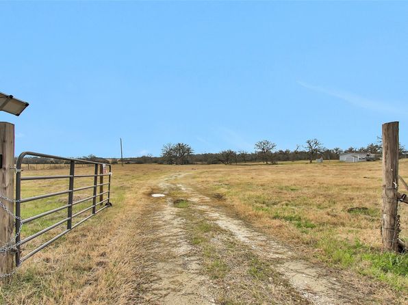 6083 Fm 3060, Midway, TX 75852