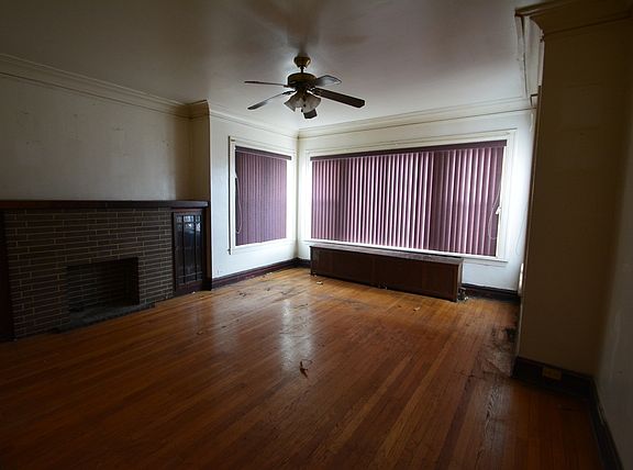 5th image of 821 N Waller Ave