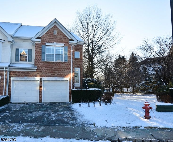 1st image of 346 Winthrop Dr