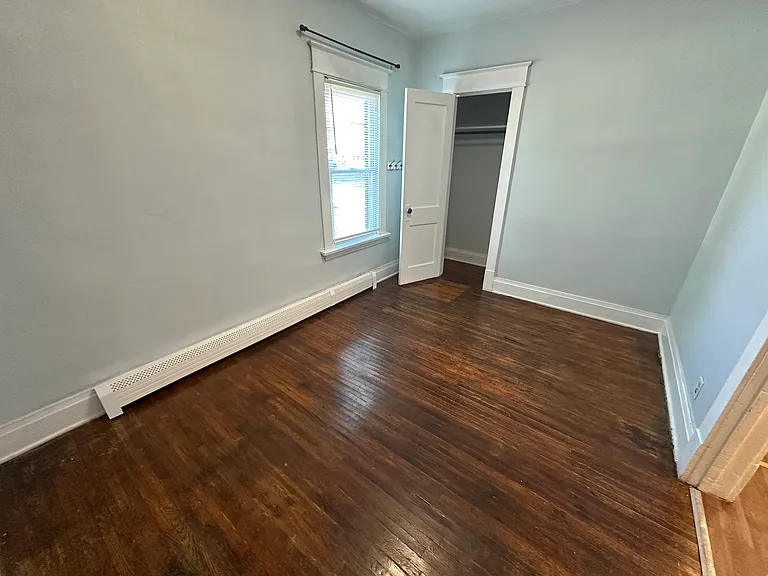 422 Skillen St #10 — Photo 6
