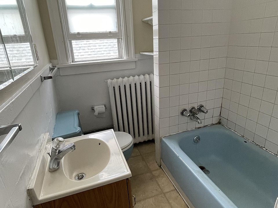 1st image of 52 Pinewood Ave APT 2