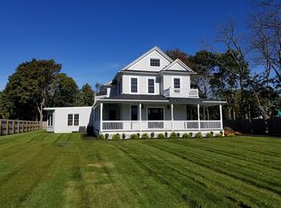 189 Middle Rd, Blue Point, NY 11715