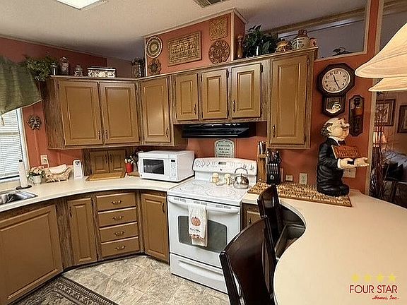 4th image of 26 Falls Way Dr