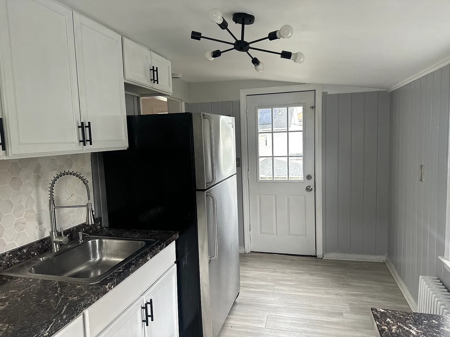 2 bed, 1324 sqft, $1,900 — Photo 2