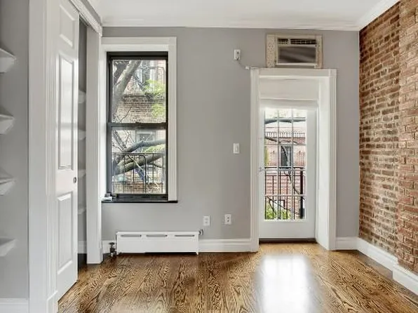 52 Barrow Street image 1 of 6