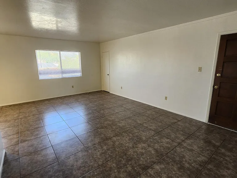 810 S Kolb Rd #3 — Photo 3
