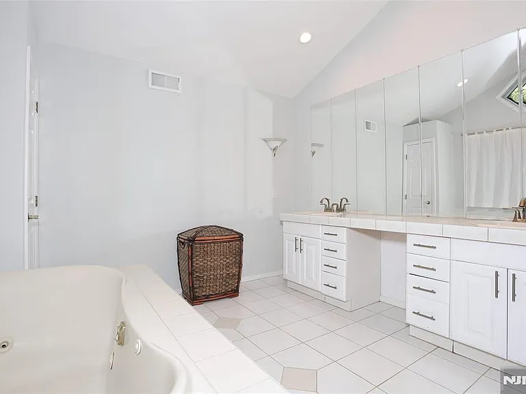 69 Pittis Ave — Photo 22