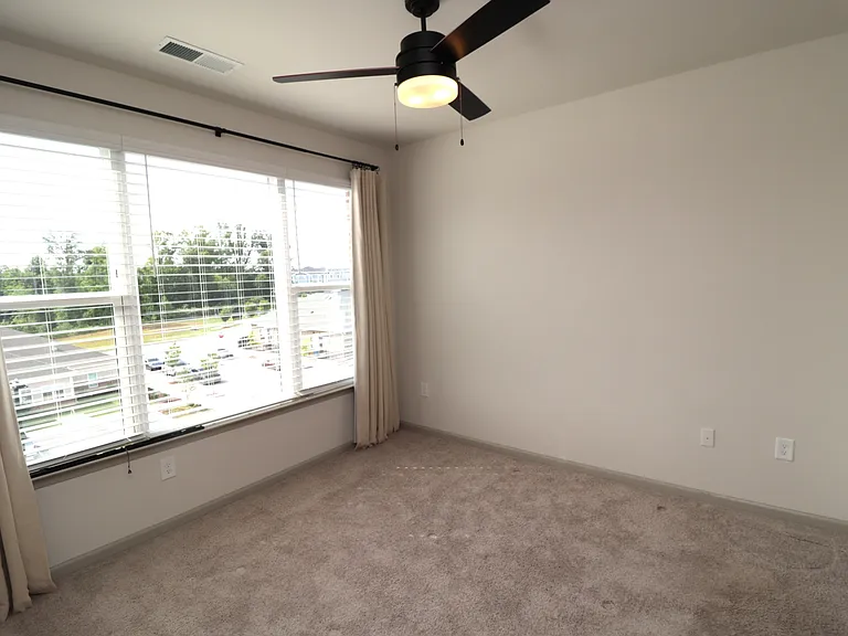 2402 Gathering Square Ct — Photo 17